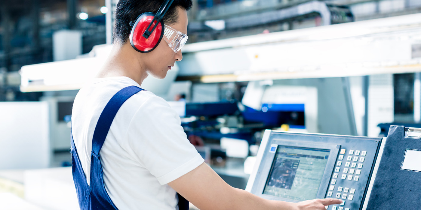 CNC Machinist Photo